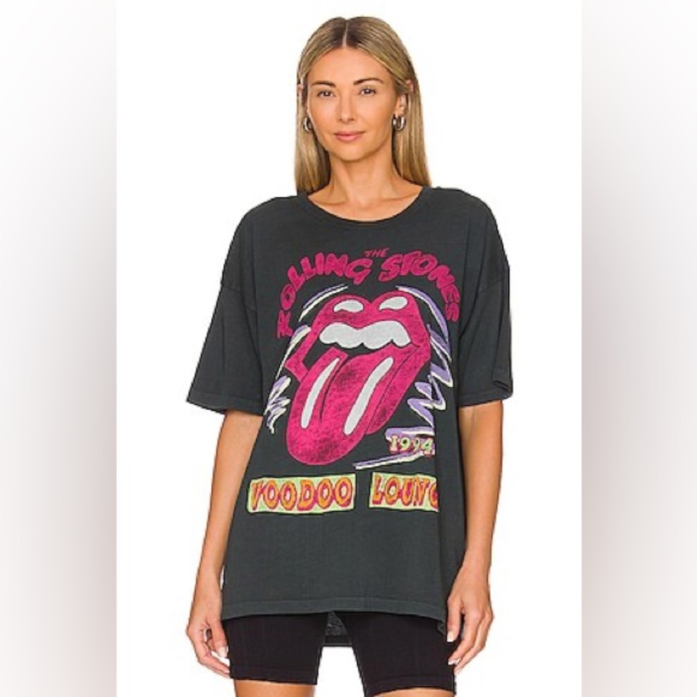 Daydreamer Rolling Stones Voodoo
Lounge 1994 Merch Tee in
Vintage Black